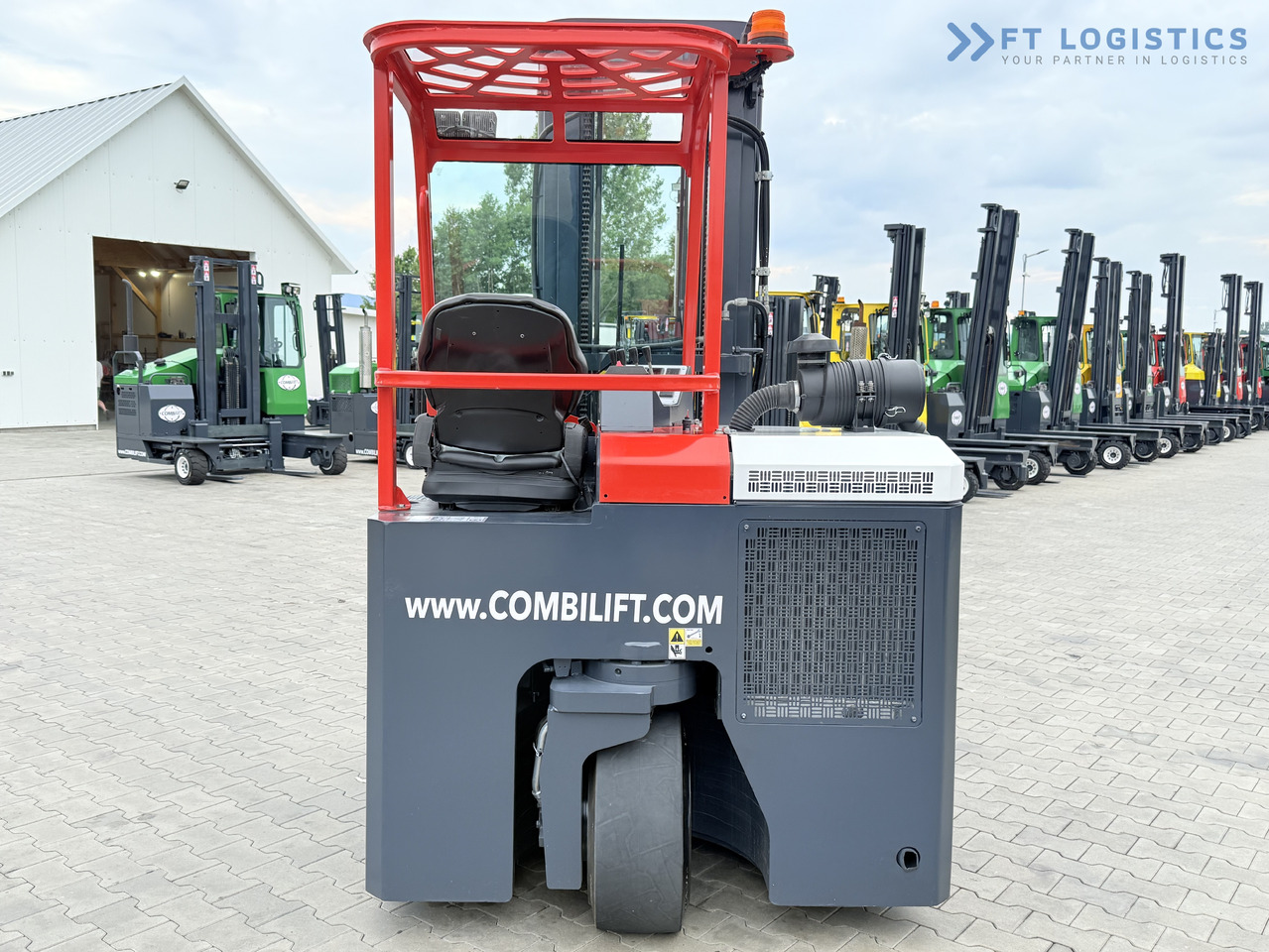 4-potni viličar s pomičnim teleskopom COMBILIFT Combilift C3000CB – TRIPLEX 6000mm – Year 2016 / Only 2,161 hours / Free Lift / Fork Positioner / Diesel: slika 15