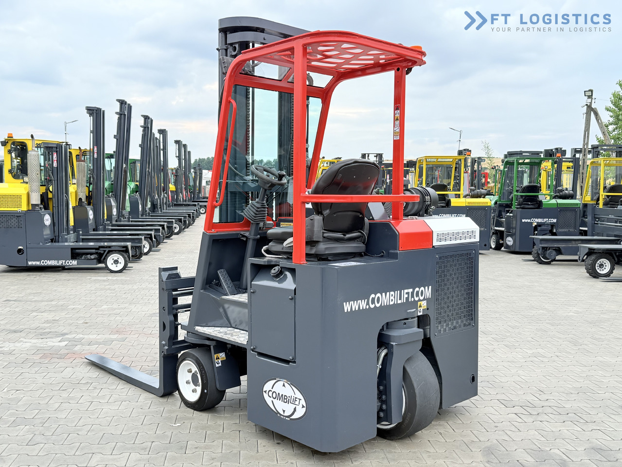 4-potni viličar s pomičnim teleskopom COMBILIFT Combilift C3000CB – TRIPLEX 6000mm – Year 2016 / Only 2,161 hours / Free Lift / Fork Positioner / Diesel: slika 16