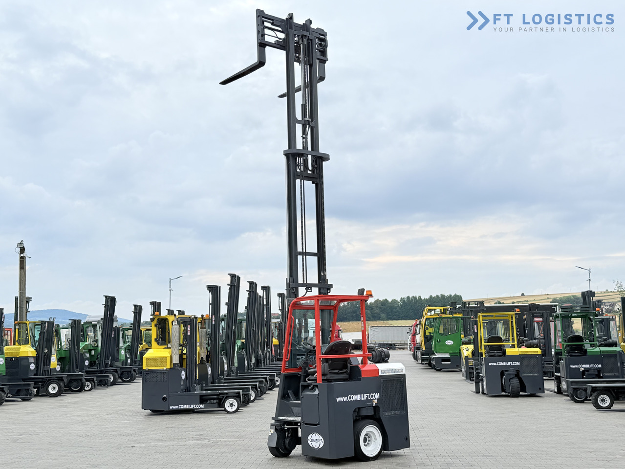 4-potni viličar s pomičnim teleskopom COMBILIFT Combilift C3000CB – TRIPLEX 6000mm – Year 2016 / Only 2,161 hours / Free Lift / Fork Positioner / Diesel: slika 36
