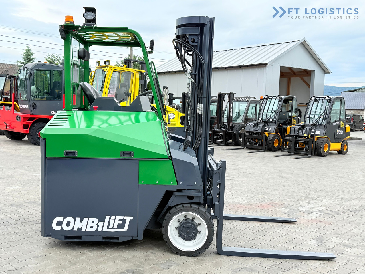 COMBILIFT Combilift CBE4000 / TRIPLEX 5200MM / ELECTRIC / FREE LIFT / FORK POSITIONER / SIDESHIFT / LIKE NEW - 4-potni viličar s pomičnim teleskopom: slika 3 COMBILIFT Combilift CBE4000 / TRIPLEX 5200MM / ELECTRIC / FREE LIFT / FORK POSITIONER / SIDESHIFT / LIKE NEW - 4-potni viličar s pomičnim teleskopom: slika 3