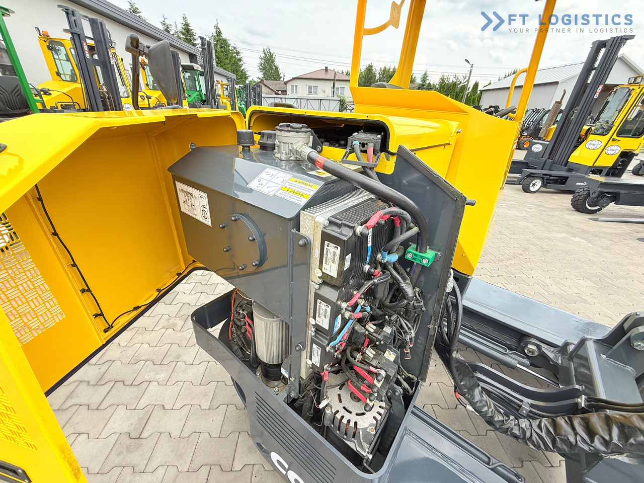 Nov 4-potni viličar s pomičnim teleskopom COMBILIFT MR / ELECTRIC / TRIPLEX – 6000MM / FULL FREE LIFT / WIDE POSITIONER / FORK SIDESHIFT / ONLY 1400 HOURS / LIKE NEW: slika 35