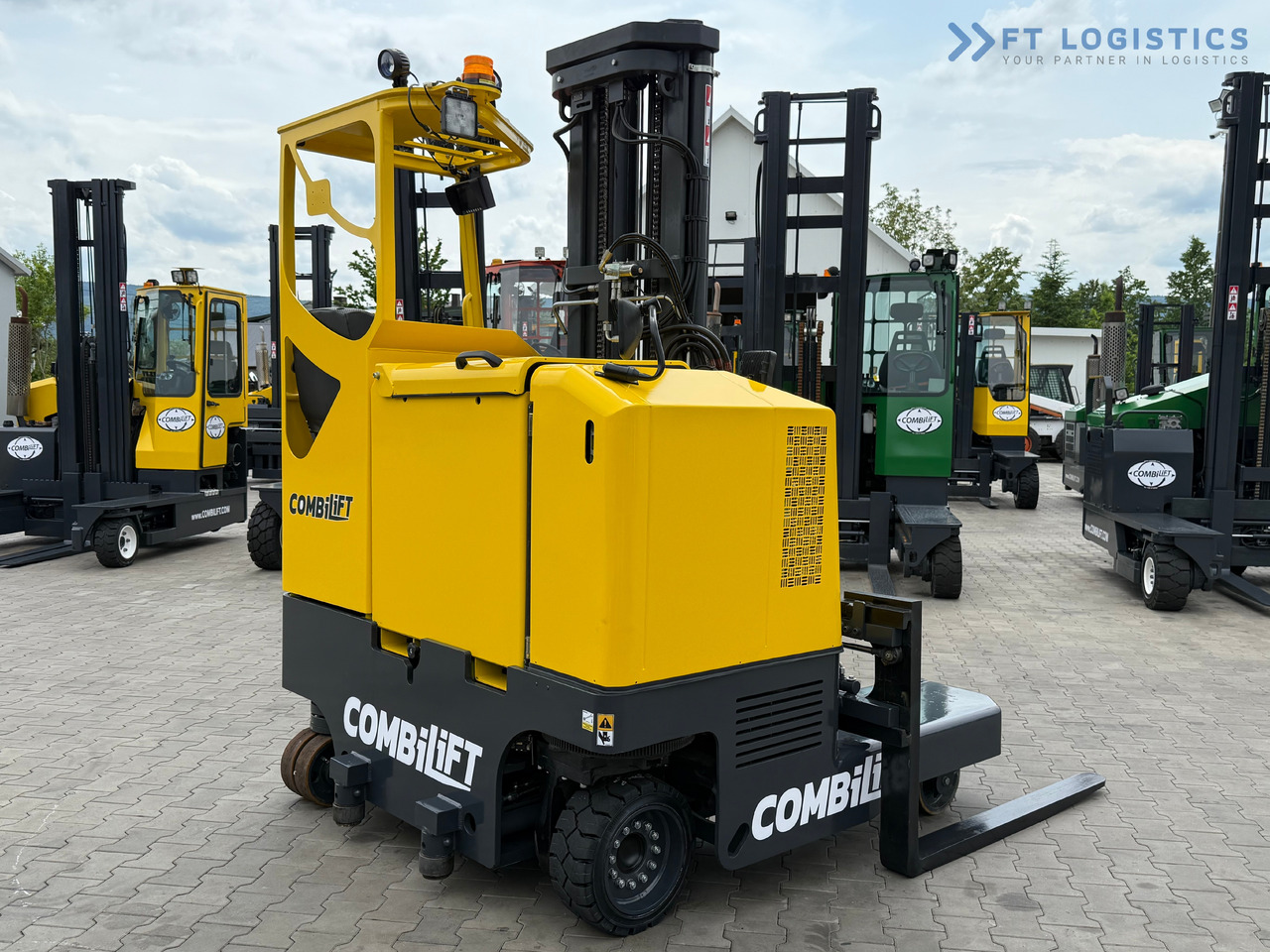 Nov 4-potni viličar s pomičnim teleskopom COMBILIFT MR / ELECTRIC / TRIPLEX – 6000MM / FULL FREE LIFT / WIDE POSITIONER / FORK SIDESHIFT / ONLY 1400 HOURS / LIKE NEW: slika 7