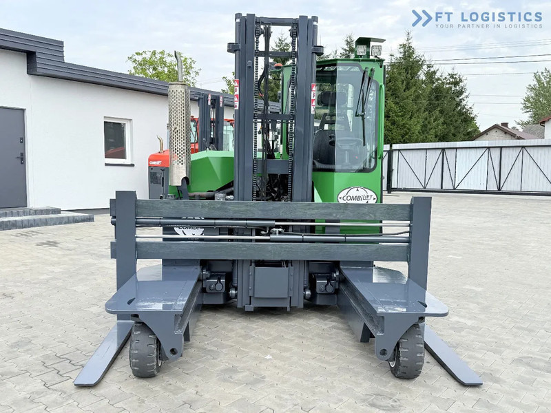 Combilift C3000 / DIESEL / DUPLEX - 4000MM / WIDE FORK POSITIONER 2700MM / FULL HEATED CABIN / ONLY 6905H / CONDITION - LIKE NEW! C3000 / - 4-potni viličar s pomičnim teleskopom: slika 4 Combilift C3000 / DIESEL / DUPLEX - 4000MM / WIDE FORK POSITIONER 2700MM / FULL HEATED CABIN / ONLY 6905H / CONDITION - LIKE NEW! C3000 / - 4-potni viličar s pomičnim teleskopom: slika 4