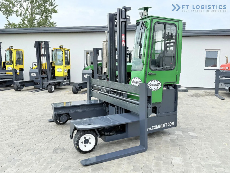 Combilift C3000 / DIESEL / DUPLEX - 4000MM / WIDE FORK POSITIONER 2700MM / FULL HEATED CABIN / ONLY 6905H / CONDITION - LIKE NEW! C3000 / - 4-potni viličar s pomičnim teleskopom: slika 2 Combilift C3000 / DIESEL / DUPLEX - 4000MM / WIDE FORK POSITIONER 2700MM / FULL HEATED CABIN / ONLY 6905H / CONDITION - LIKE NEW! C3000 / - 4-potni viličar s pomičnim teleskopom: slika 2