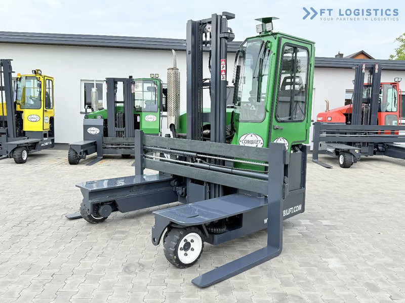 Combilift C3000 / DIESEL / DUPLEX - 4000MM / WIDE FORK POSITIONER 2700MM / FULL HEATED CABIN / ONLY 6905H / CONDITION - LIKE NEW! C3000 / - 4-potni viličar s pomičnim teleskopom: slika 1 Combilift C3000 / DIESEL / DUPLEX - 4000MM / WIDE FORK POSITIONER 2700MM / FULL HEATED CABIN / ONLY 6905H / CONDITION - LIKE NEW! C3000 / - 4-potni viličar s pomičnim teleskopom: slika 1