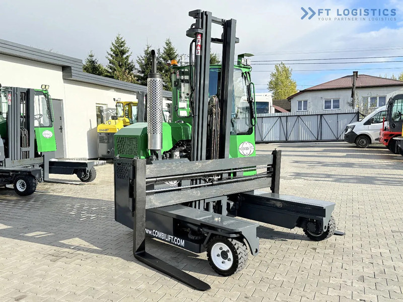 Combilift C3000 / DIESEL / DUPLEX 4200MM / FREE LIFT / WIDE FORK POSITIONER / FULL CABIN / EXCELLENT CONDITION / Wide range of four-way an - 4-potni viličar s pomičnim teleskopom: slika 5 Combilift C3000 / DIESEL / DUPLEX 4200MM / FREE LIFT / WIDE FORK POSITIONER / FULL CABIN / EXCELLENT CONDITION / Wide range of four-way an - 4-potni viličar s pomičnim teleskopom: slika 5