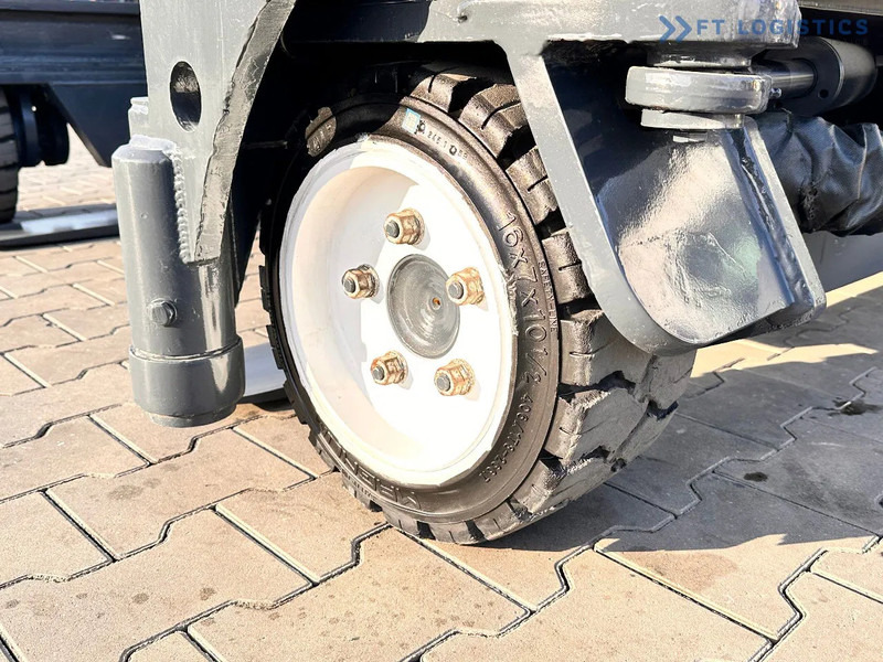 Combilift C3000 / DUPLEX / 4100MM / LPG / FREE LIFT / Like New C3000 / DUPLEX / 4100MM / LPG / FREE LIFT / Like New - 4-potni viličar s pomičnim teleskopom: slika 4 Combilift C3000 / DUPLEX / 4100MM / LPG / FREE LIFT / Like New C3000 / DUPLEX / 4100MM / LPG / FREE LIFT / Like New - 4-potni viličar s pomičnim teleskopom: slika 4