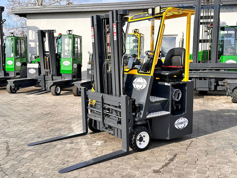 Combilift C3000CB / LPG / TRIPLEX / 4900MM / FREE LIFT / POSITIONER / LIKE NEW C3000CB / LPG / TRIPLEX / 4900MM / FREE LIFT / POSITIONER / - 4-potni viličar s pomičnim teleskopom: slika 2 Combilift C3000CB / LPG / TRIPLEX / 4900MM / FREE LIFT / POSITIONER / LIKE NEW C3000CB / LPG / TRIPLEX / 4900MM / FREE LIFT / POSITIONER / - 4-potni viličar s pomičnim teleskopom: slika 2