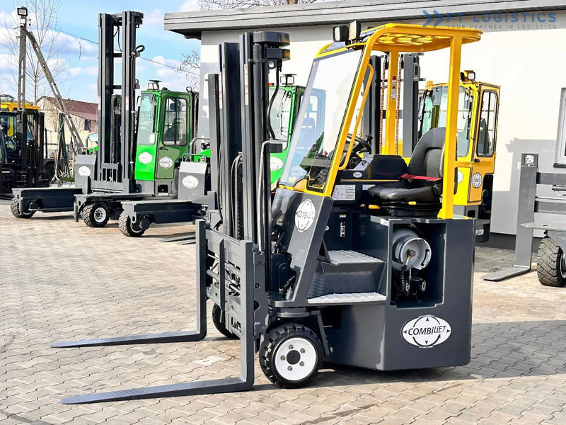 Combilift C3000CB / LPG / TRIPLEX / 4900MM / FREE LIFT / POSITIONER / LIKE NEW C3000CB / LPG / TRIPLEX / 4900MM / FREE LIFT / POSITIONER / - 4-potni viličar s pomičnim teleskopom: slika 3 Combilift C3000CB / LPG / TRIPLEX / 4900MM / FREE LIFT / POSITIONER / LIKE NEW C3000CB / LPG / TRIPLEX / 4900MM / FREE LIFT / POSITIONER / - 4-potni viličar s pomičnim teleskopom: slika 3