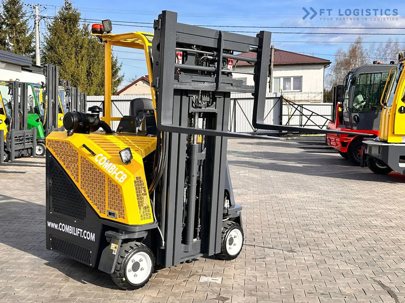 Combilift C3000CB / LPG / TRIPLEX / 4900MM / FREE LIFT / POSITIONER / LIKE NEW C3000CB / LPG / TRIPLEX / 4900MM / FREE LIFT / POSITIONER / - 4-potni viličar s pomičnim teleskopom: slika 1 Combilift C3000CB / LPG / TRIPLEX / 4900MM / FREE LIFT / POSITIONER / LIKE NEW C3000CB / LPG / TRIPLEX / 4900MM / FREE LIFT / POSITIONER / - 4-potni viličar s pomičnim teleskopom: slika 1