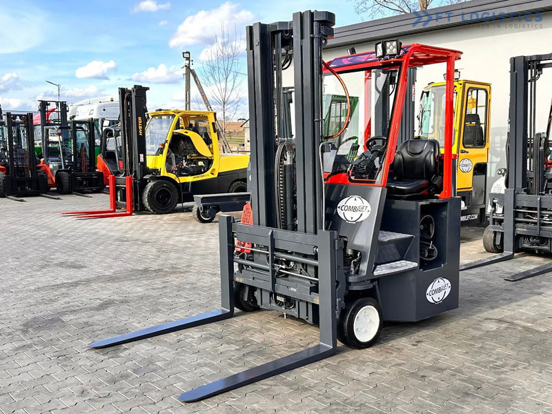 Combilift C3000CB / LPG / TRIPLEX / 5500MM / FREE LIFT / FORK SHIFT / POSITIONER C3000CB / LPG / TRIPLEX / 5500MM / FREE LIFT / FORK SHIFT - 4-potni viličar s pomičnim teleskopom: slika 2 Combilift C3000CB / LPG / TRIPLEX / 5500MM / FREE LIFT / FORK SHIFT / POSITIONER C3000CB / LPG / TRIPLEX / 5500MM / FREE LIFT / FORK SHIFT - 4-potni viličar s pomičnim teleskopom: slika 2