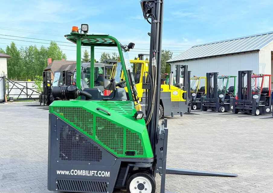 4-potni viličar s pomičnim teleskopom Combilift C3000CB / LPG / TRIPLEX – 6500MM / FREE LIFT / FORK POSITIONER / SIDE SHIFT / EXCELLENT CONDITION: slika 6