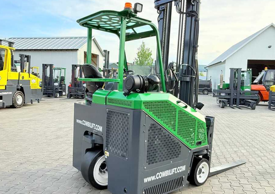 4-potni viličar s pomičnim teleskopom Combilift C3000CB / LPG / TRIPLEX – 6500MM / FREE LIFT / FORK POSITIONER / SIDE SHIFT / EXCELLENT CONDITION: slika 9