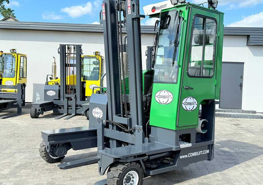 Combilift C3500 / DUPLEX 4100MM / GAS / EXTENDABLE FORKS / CABIN / HEATING + AIR CONDITIONING / LIKE NEW - 4-potni viličar s pomičnim teleskopom: slika 1 Combilift C3500 / DUPLEX 4100MM / GAS / EXTENDABLE FORKS / CABIN / HEATING + AIR CONDITIONING / LIKE NEW - 4-potni viličar s pomičnim teleskopom: slika 1