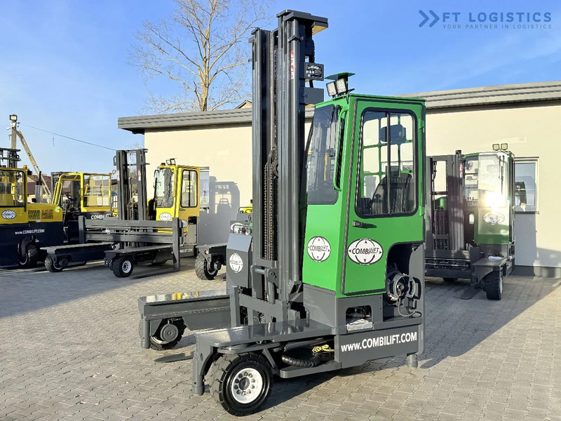 Combilift C4000 / GAS / TRIPLEX - 6900MM / FREE-LIFT / FULL CABIN C4000 / GAS / TRIPLEX - 6900MM / FREE-LIFT / FULL CABIN - 4-potni viličar s pomičnim teleskopom: slika 3 Combilift C4000 / GAS / TRIPLEX - 6900MM / FREE-LIFT / FULL CABIN C4000 / GAS / TRIPLEX - 6900MM / FREE-LIFT / FULL CABIN - 4-potni viličar s pomičnim teleskopom: slika 3
