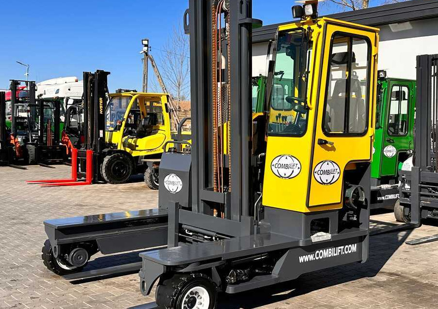Combilift C4000 / LPG / DUPLEX / 4100MM / WEIGHT / FORK SIDE SHIFT / LIKE NEW - 4-potni viličar s pomičnim teleskopom: slika 1 Combilift C4000 / LPG / DUPLEX / 4100MM / WEIGHT / FORK SIDE SHIFT / LIKE NEW - 4-potni viličar s pomičnim teleskopom: slika 1
