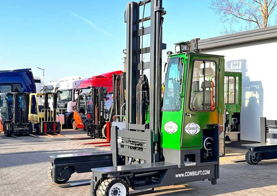 Combilift C4000 / LPG / DUPLEX / LIFTING HEIGHT 550CM / FREE LIFT / LIKE NEW - 4-potni viličar s pomičnim teleskopom: slika 1 Combilift C4000 / LPG / DUPLEX / LIFTING HEIGHT 550CM / FREE LIFT / LIKE NEW - 4-potni viličar s pomičnim teleskopom: slika 1