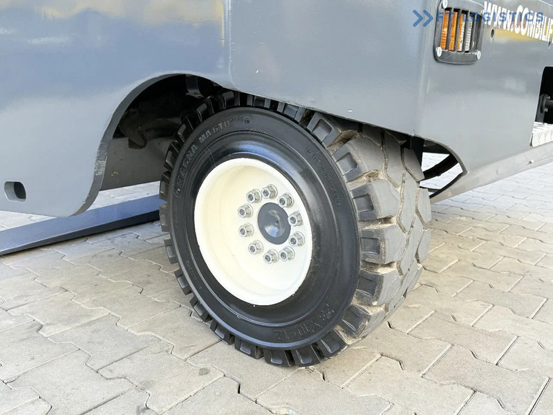 Combilift C5000SR / DIESEL / TRIPLEX MAST – 6100 MM / FORK POSITIONER / FULL CABIN C5000SR / DIESEL / TRIPLEX MAST – 6100 MM / FORK POSITI - Bočni nakladalnik: slika 4 Combilift C5000SR / DIESEL / TRIPLEX MAST – 6100 MM / FORK POSITIONER / FULL CABIN C5000SR / DIESEL / TRIPLEX MAST – 6100 MM / FORK POSITI - Bočni nakladalnik: slika 4