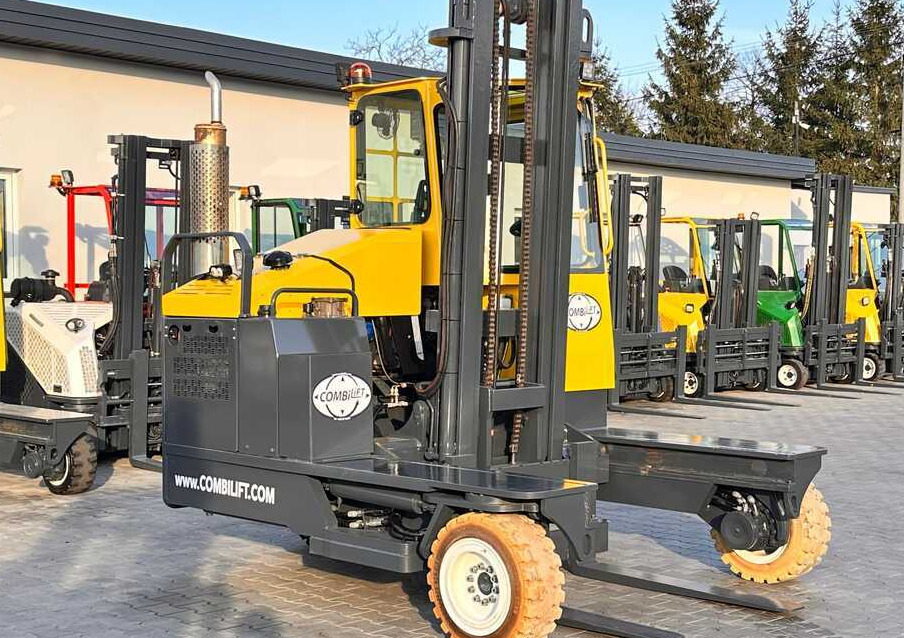 Combilift C5000XL / LPG / 2018 / DUPLEC5000XL / LPG / 2018 / DUPLEX / 4000MM / LIKE NEWX / 4000MM / LIKE NEW - 4-potni viličar s pomičnim teleskopom: slika 4 Combilift C5000XL / LPG / 2018 / DUPLEC5000XL / LPG / 2018 / DUPLEX / 4000MM / LIKE NEWX / 4000MM / LIKE NEW - 4-potni viličar s pomičnim teleskopom: slika 4