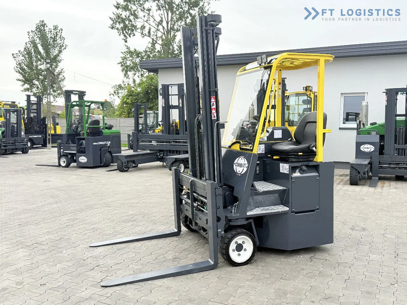 Combilift CB2500 / DUPLEX / 4100MM / DIESEL / FREE LIFT / FORK POSITIONER / SIDE SHIFT / LIKE NEW / Wide range of four-way and side loader - 4-potni viličar s pomičnim teleskopom: slika 2 Combilift CB2500 / DUPLEX / 4100MM / DIESEL / FREE LIFT / FORK POSITIONER / SIDE SHIFT / LIKE NEW / Wide range of four-way and side loader - 4-potni viličar s pomičnim teleskopom: slika 2