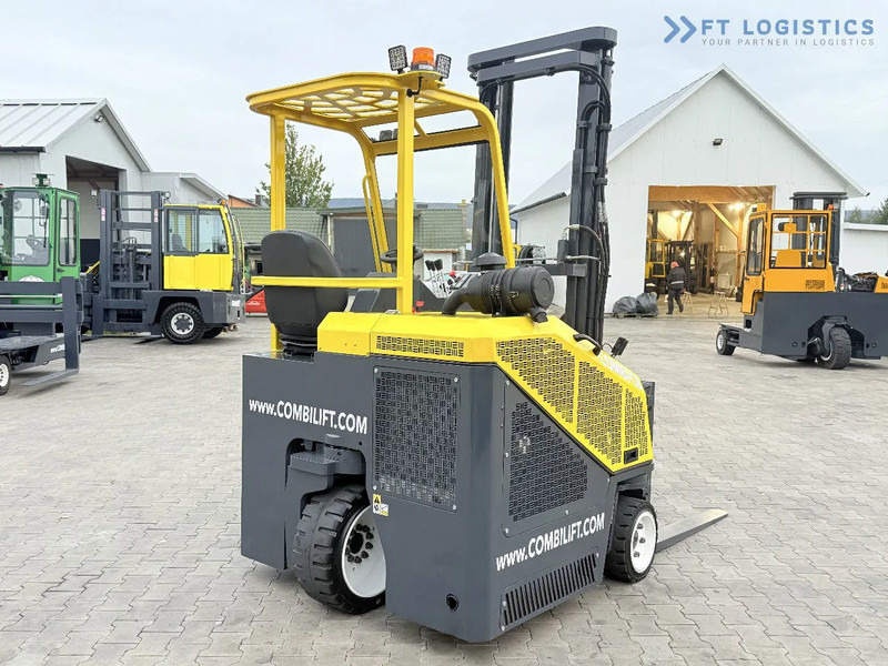 Combilift CB2500 / DUPLEX / 4100MM / DIESEL / FREE LIFT / FORK POSITIONER / SIDE SHIFT / LIKE NEW / Wide range of four-way and side loader - 4-potni viličar s pomičnim teleskopom: slika 5 Combilift CB2500 / DUPLEX / 4100MM / DIESEL / FREE LIFT / FORK POSITIONER / SIDE SHIFT / LIKE NEW / Wide range of four-way and side loader - 4-potni viličar s pomičnim teleskopom: slika 5