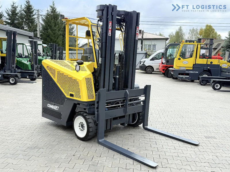 Combilift CB4000 / GAS / TRIPLEX 5200MM / FREE LIFT / FORK POSITIONER / SIDE SHIFT / EXCELLENT CONDITION / Wide range of four-way and side - 4-potni viličar s pomičnim teleskopom: slika 5 Combilift CB4000 / GAS / TRIPLEX 5200MM / FREE LIFT / FORK POSITIONER / SIDE SHIFT / EXCELLENT CONDITION / Wide range of four-way and side - 4-potni viličar s pomičnim teleskopom: slika 5