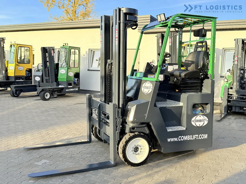 Combilift CB4000 / GAS / TRIPLEX 5200MM / FREE LIFT / FORK POSITIONER / SIDE SHIFT / EXCELLENT CONDITION / Wide range of four-way and side - 4-potni viličar s pomičnim teleskopom: slika 2 Combilift CB4000 / GAS / TRIPLEX 5200MM / FREE LIFT / FORK POSITIONER / SIDE SHIFT / EXCELLENT CONDITION / Wide range of four-way and side - 4-potni viličar s pomičnim teleskopom: slika 2
