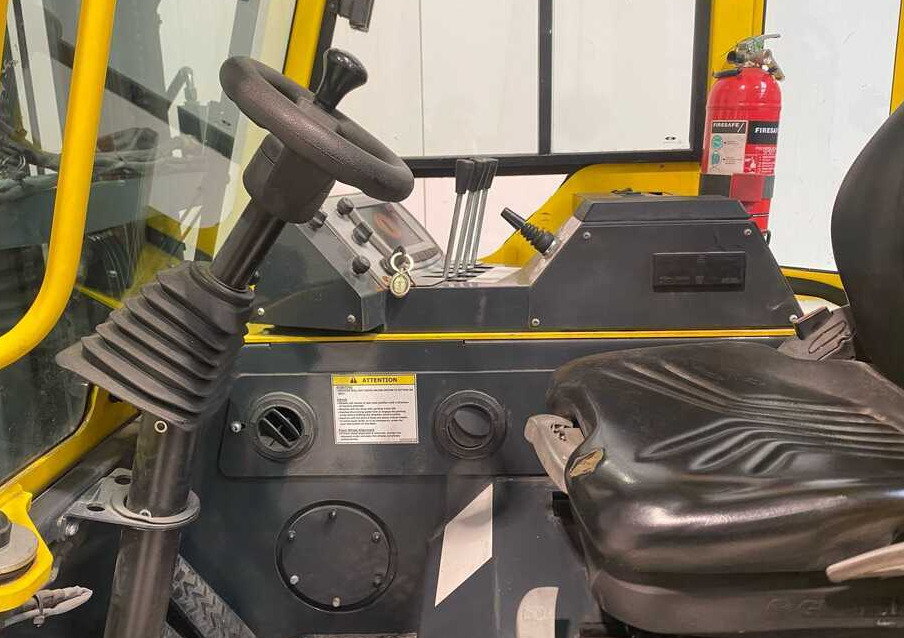 Combilift CBE2500 / TRIPLEX / 4900 / FREE LIFT - 4-potni viličar s pomičnim teleskopom: slika 3 Combilift CBE2500 / TRIPLEX / 4900 / FREE LIFT - 4-potni viličar s pomičnim teleskopom: slika 3