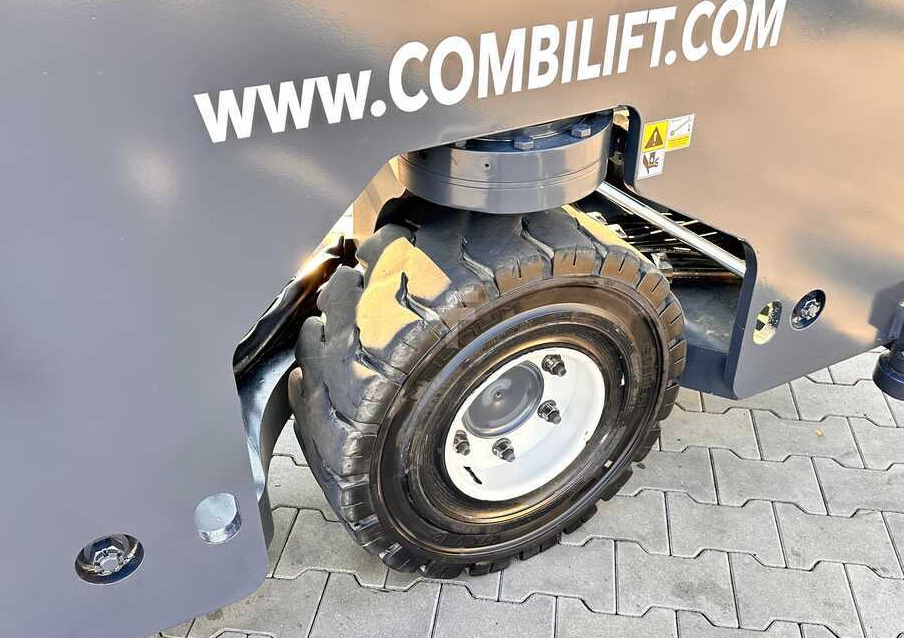 4-potni viličar s pomičnim teleskopom Combilift COMBILIFT C4000 – TRIPLEX 9300 mm – Year 2017 – GAS – FREE LIFT – FORK SIDE SHIFT – CONDITION 5/5: slika 34