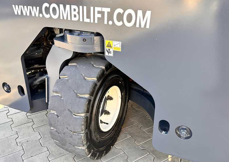 4-potni viličar s pomičnim teleskopom Combilift COMBILIFT C4000 – TRIPLEX 9300 mm – Year 2017 – GAS – FREE LIFT – FORK SIDE SHIFT – CONDITION 5/5: slika 8
