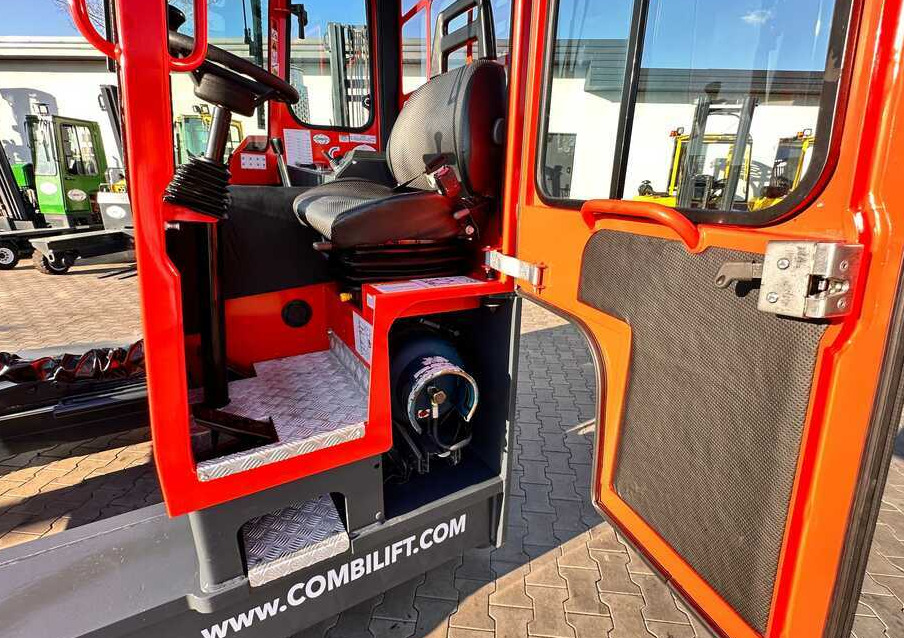 4-potni viličar s pomičnim teleskopom Combilift COMBILIFT C4000 – TRIPLEX 9300 mm – Year 2017 – GAS – FREE LIFT – FORK SIDE SHIFT – CONDITION 5/5: slika 12