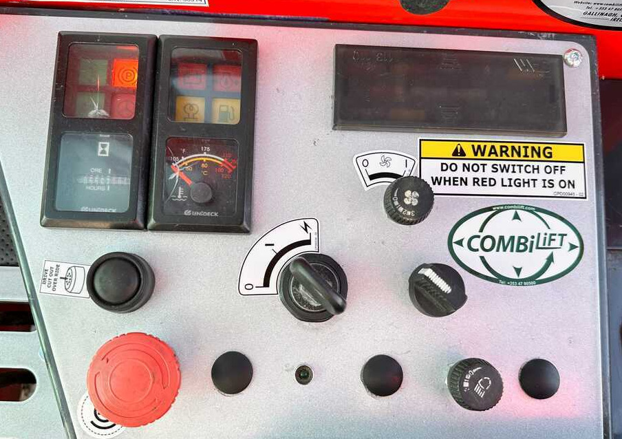 4-potni viličar s pomičnim teleskopom Combilift COMBILIFT C4000 – TRIPLEX 9300 mm – Year 2017 – GAS – FREE LIFT – FORK SIDE SHIFT – CONDITION 5/5: slika 18