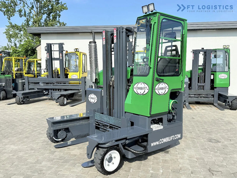 Combilift Combilift C2500 / GAS / TRIPLEX 4900MM / FREE LIFT / ONLY 2446 HOURS / FORK POSITIONER / FULL CABIN / PERFECT CONDITION / Wide r - 4-potni viličar s pomičnim teleskopom: slika 2 Combilift Combilift C2500 / GAS / TRIPLEX 4900MM / FREE LIFT / ONLY 2446 HOURS / FORK POSITIONER / FULL CABIN / PERFECT CONDITION / Wide r - 4-potni viličar s pomičnim teleskopom: slika 2
