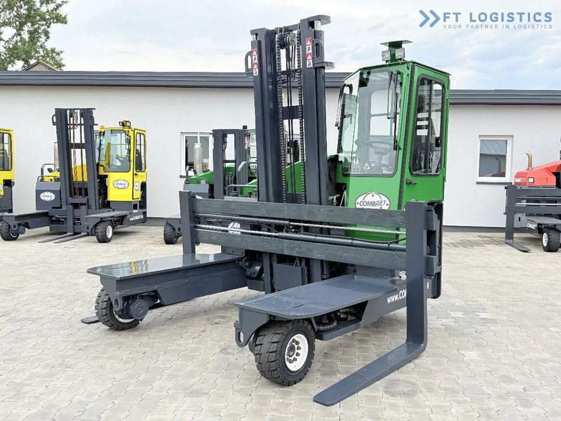 Combilift Combilift C4500 / DIESEL / DUPLEX 4000MM / WIDE FORK POSITIONER / HEATING / FULL CABIN / PERFECT CONDITION / Wide range of four- - 4-potni viličar s pomičnim teleskopom: slika 3 Combilift Combilift C4500 / DIESEL / DUPLEX 4000MM / WIDE FORK POSITIONER / HEATING / FULL CABIN / PERFECT CONDITION / Wide range of four- - 4-potni viličar s pomičnim teleskopom: slika 3