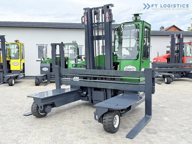Combilift Combilift C4500 / DIESEL / DUPLEX 4000MM / WIDE FORK POSITIONER / HEATING / FULL CABIN / PERFECT CONDITION / Wide range of four- - 4-potni viličar s pomičnim teleskopom: slika 4 Combilift Combilift C4500 / DIESEL / DUPLEX 4000MM / WIDE FORK POSITIONER / HEATING / FULL CABIN / PERFECT CONDITION / Wide range of four- - 4-potni viličar s pomičnim teleskopom: slika 4