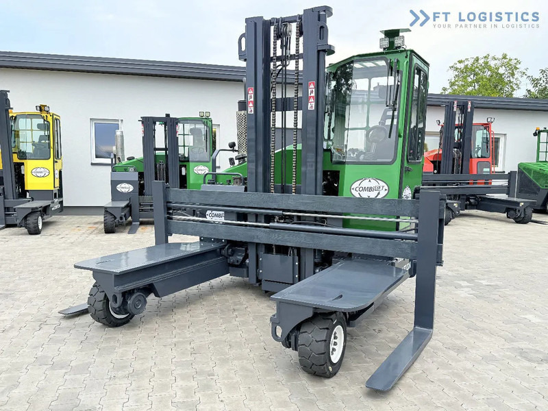 Combilift Combilift C4500 / DIESEL / DUPLEX 4000MM / WIDE FORK POSITIONER / HEATING / FULL CABIN / PERFECT CONDITION / Wide range of four- - 4-potni viličar s pomičnim teleskopom: slika 1 Combilift Combilift C4500 / DIESEL / DUPLEX 4000MM / WIDE FORK POSITIONER / HEATING / FULL CABIN / PERFECT CONDITION / Wide range of four- - 4-potni viličar s pomičnim teleskopom: slika 1
