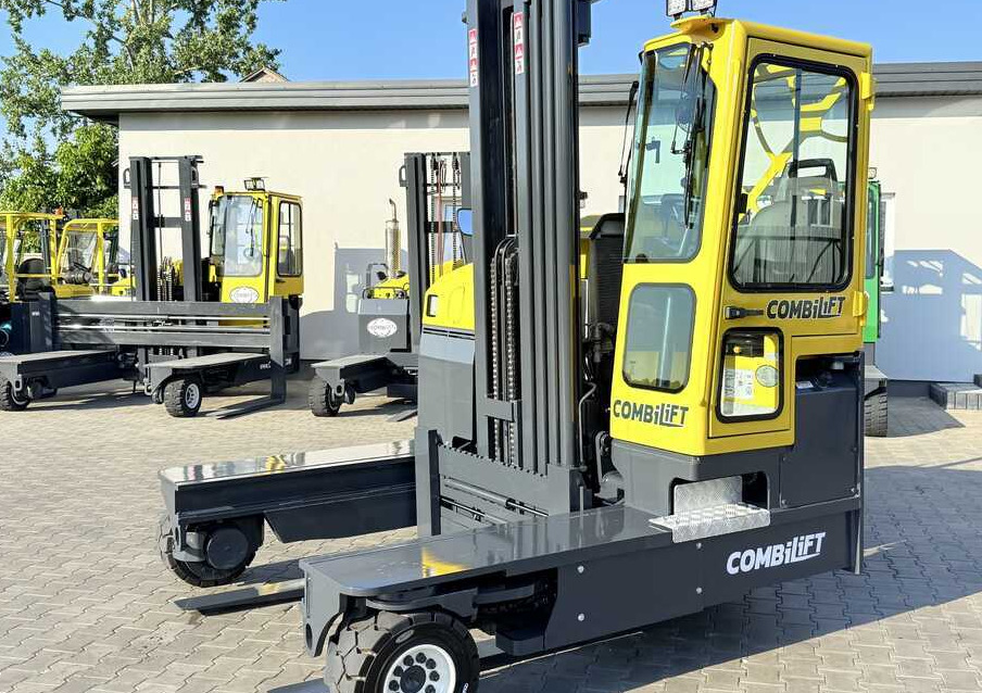 Combilift Combilift C5000 / DIESEL / TRIPLEX 6000MM / FREE LIFT / FORK POSITIONER / BUILT-IN SCALE / HEATING / FULL CABIN / PERFECT CONDITION We offer a wide range of four-way and side loaders, tailor - 4-potni viličar s pomičnim teleskopom: slika 1 Combilift Combilift C5000 / DIESEL / TRIPLEX 6000MM / FREE LIFT / FORK POSITIONER / BUILT-IN SCALE / HEATING / FULL CABIN / PERFECT CONDITION We offer a wide range of four-way and side loaders, tailor - 4-potni viličar s pomičnim teleskopom: slika 1