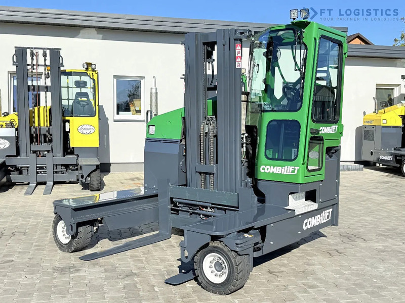 Combilift Combilift FOUR-WAY MULTIDIRECTIONAL FORKLIFT C4500 / DIESEL / TRIPLEX 4900MM / ONLY 4854 HOURS / FORK POSITIONER / FULL CABIN – - 4-potni viličar s pomičnim teleskopom: slika 4 Combilift Combilift FOUR-WAY MULTIDIRECTIONAL FORKLIFT C4500 / DIESEL / TRIPLEX 4900MM / ONLY 4854 HOURS / FORK POSITIONER / FULL CABIN – - 4-potni viličar s pomičnim teleskopom: slika 4