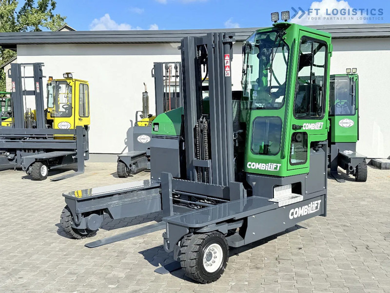 Combilift FOUR-WAY / MULTI-DIRECTIONAL FORKLIFT C4500 / DIESEL / TRIPLEX 4900MM / ONLY 4160 WORKING HOURS / FORK POSITIONER / FULL CABIN W - 4-potni viličar s pomičnim teleskopom: slika 2 Combilift FOUR-WAY / MULTI-DIRECTIONAL FORKLIFT C4500 / DIESEL / TRIPLEX 4900MM / ONLY 4160 WORKING HOURS / FORK POSITIONER / FULL CABIN W - 4-potni viličar s pomičnim teleskopom: slika 2