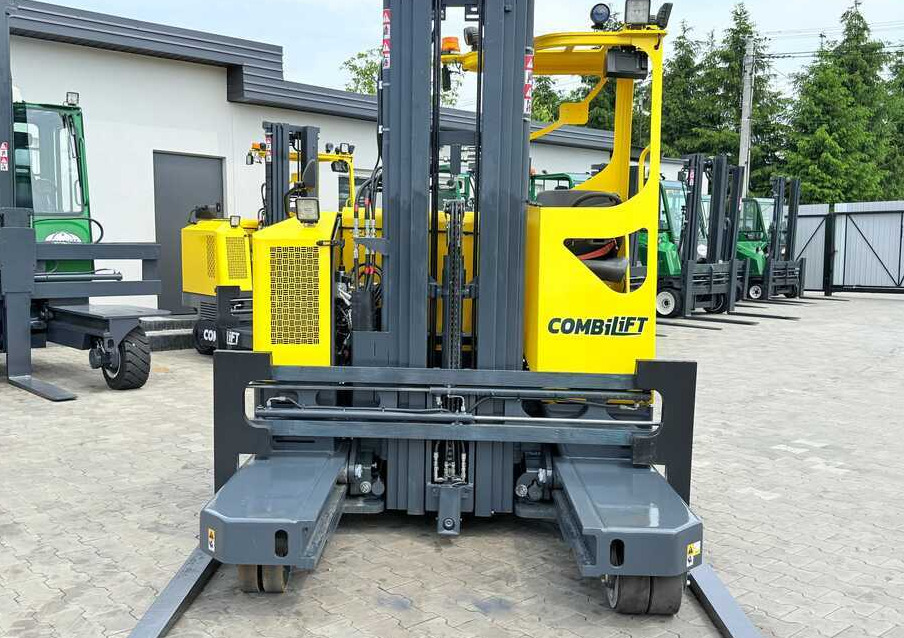 Combilift MR / ELECTRIC / TRIPLEX – 6000MM / FULL FREE LIFT / WIDE POSITIONER / FORK SIDESHIFT / ONLY 1400 HOURS / LIKE NEW - 4-potni viličar s pomičnim teleskopom: slika 4 Combilift MR / ELECTRIC / TRIPLEX – 6000MM / FULL FREE LIFT / WIDE POSITIONER / FORK SIDESHIFT / ONLY 1400 HOURS / LIKE NEW - 4-potni viličar s pomičnim teleskopom: slika 4