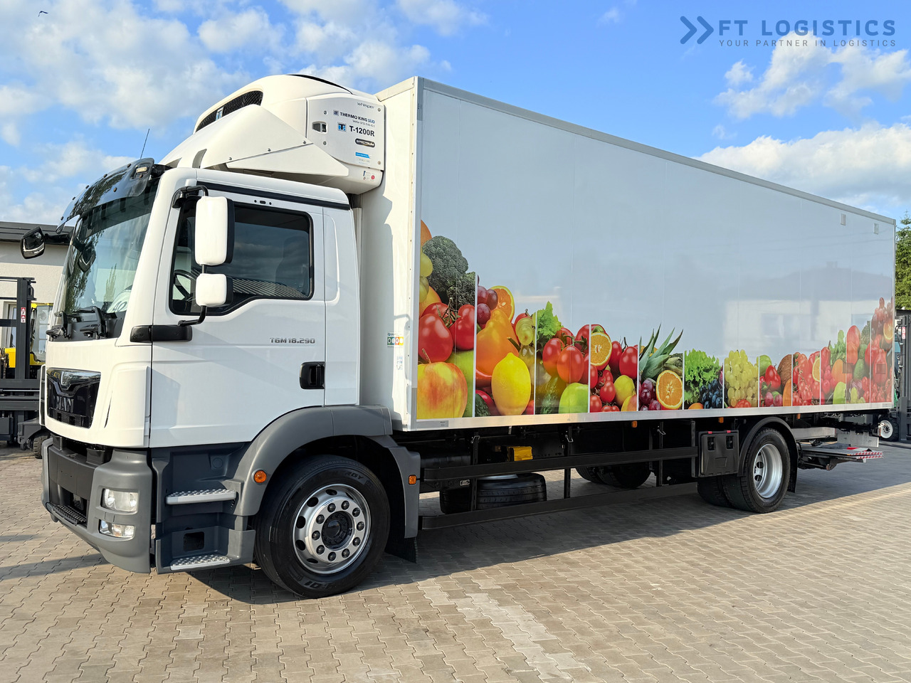 MAN TGM 18.290 / THERMOKING T-1200R / BI-TEMPERATURE / 19 PALLETS / 90% TYRES / EXCELLENT CONDITION / DHOLLANDIA TAIL LIFT / SIDE DOOR / PAYLOAD 8,220 KG - Tovornjak hladilnik: slika 2 MAN TGM 18.290 / THERMOKING T-1200R / BI-TEMPERATURE / 19 PALLETS / 90% TYRES / EXCELLENT CONDITION / DHOLLANDIA TAIL LIFT / SIDE DOOR / PAYLOAD 8,220 KG - Tovornjak hladilnik: slika 2