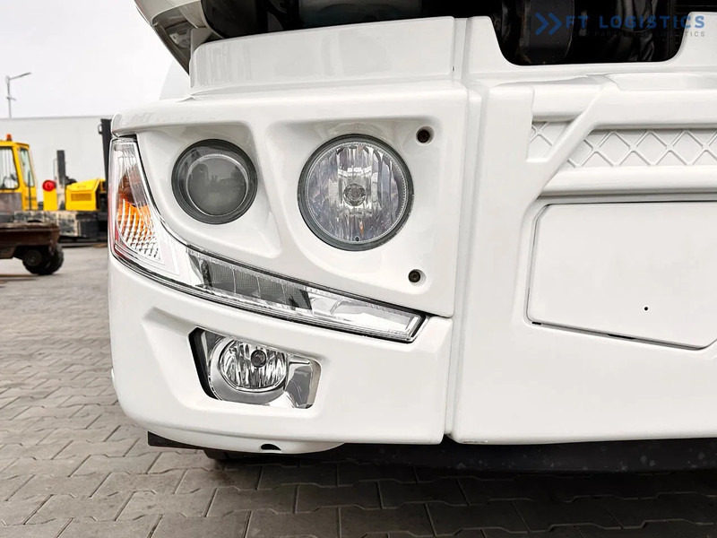 Renault Midlum 250 Renault D 250 / AUTOMATIC / 4X2 / 18 PALLETS / TAIL LIFT / SIDE BOARDS / curtainsider truck - Tovornjak s ponjavo: slika 4 Renault Midlum 250 Renault D 250 / AUTOMATIC / 4X2 / 18 PALLETS / TAIL LIFT / SIDE BOARDS / curtainsider truck - Tovornjak s ponjavo: slika 4