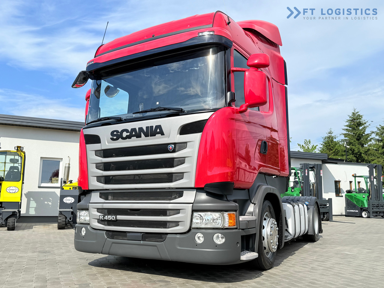 SCANIA R450 / LOW-DECK / RETARDER / 1200L FUEL TANKS / TWO BEDS / 80% TYRES / FRIDGE / PARKING AIR CONDITIONING / WEBASTO / EXCELLENT CONDITION - Vlačilec: slika 2 SCANIA R450 / LOW-DECK / RETARDER / 1200L FUEL TANKS / TWO BEDS / 80% TYRES / FRIDGE / PARKING AIR CONDITIONING / WEBASTO / EXCELLENT CONDITION - Vlačilec: slika 2