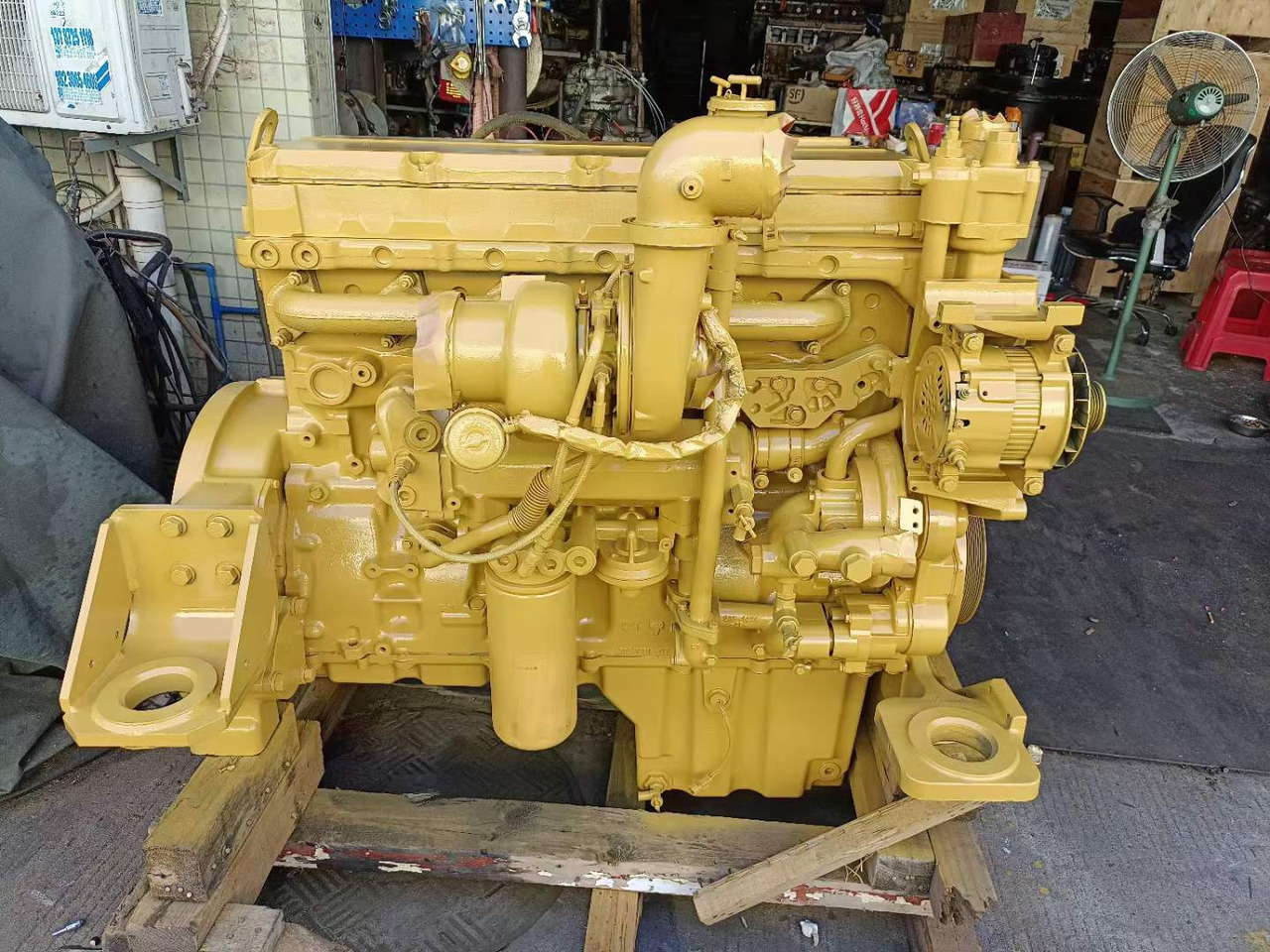 CATERPILLAR C13 - Motor in deli za Priključek: slika 2 CATERPILLAR C13 - Motor in deli za Priključek: slika 2