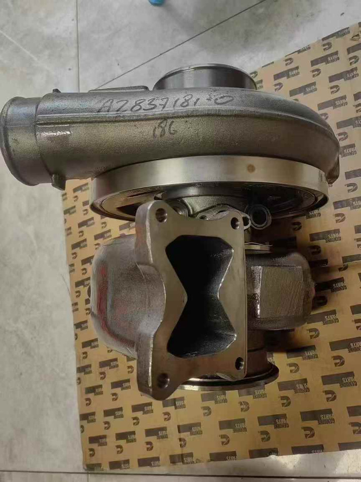 CUMMINS 2881769 - Turbo za Bager: slika 1 CUMMINS 2881769 - Turbo za Bager: slika 1