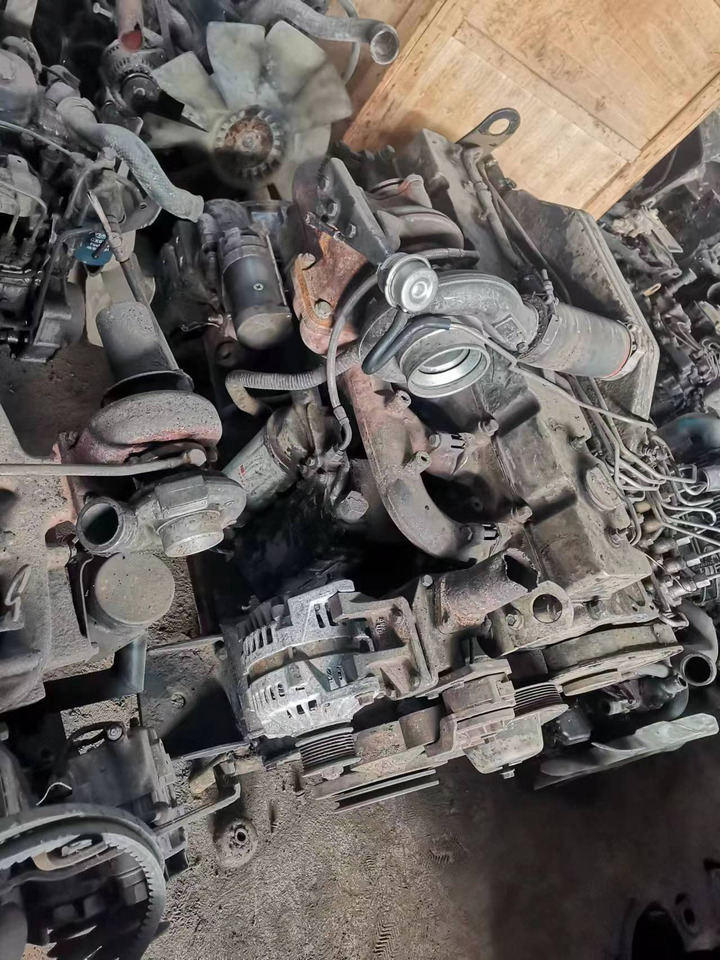 CUMMINS 6C8.3 - Motor za Bager: slika 1 CUMMINS 6C8.3 - Motor za Bager: slika 1