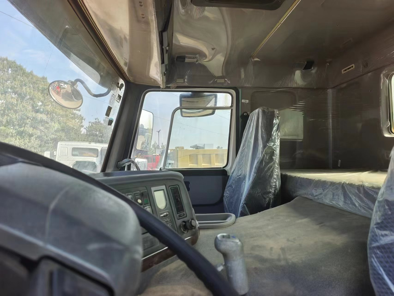 HOWO 6×4 ,20 cubic meters - Tovornjak cisterna: slika 3 HOWO 6×4 ,20 cubic meters - Tovornjak cisterna: slika 3