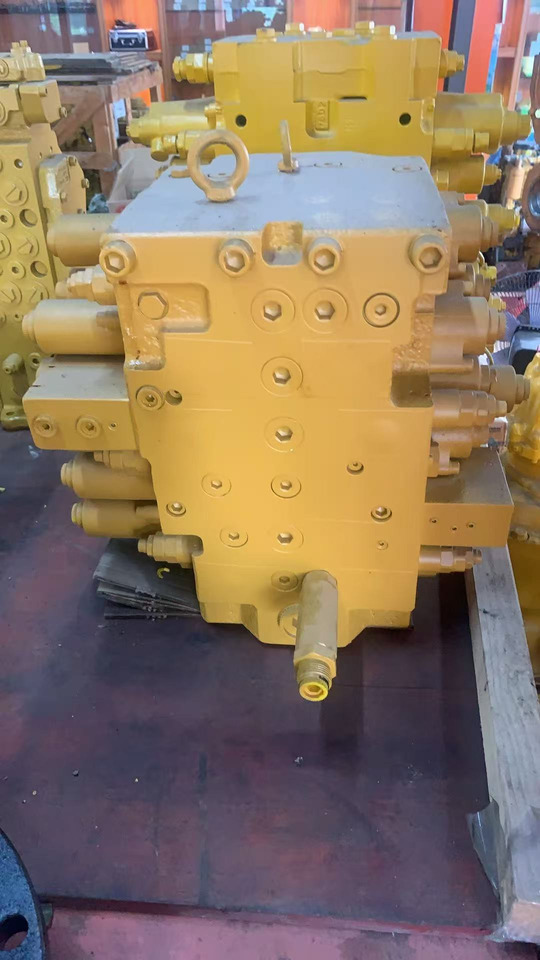 HYUNDAI R210-7 - Hidravlični ventil za Bager: slika 1 HYUNDAI R210-7 - Hidravlični ventil za Bager: slika 1