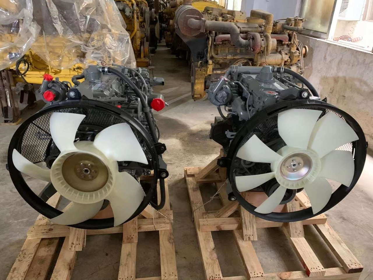ISUZU 4HK1 - Motor in deli za Bager: slika 1 ISUZU 4HK1 - Motor in deli za Bager: slika 1