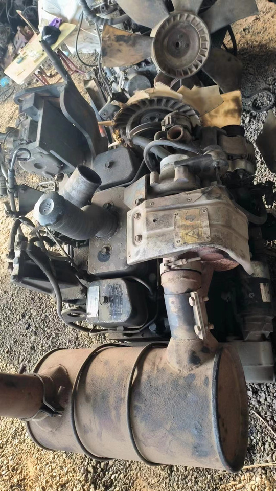 KOMATSU 4D102E-2 - Motor za Bager: slika 1 KOMATSU 4D102E-2 - Motor za Bager: slika 1
